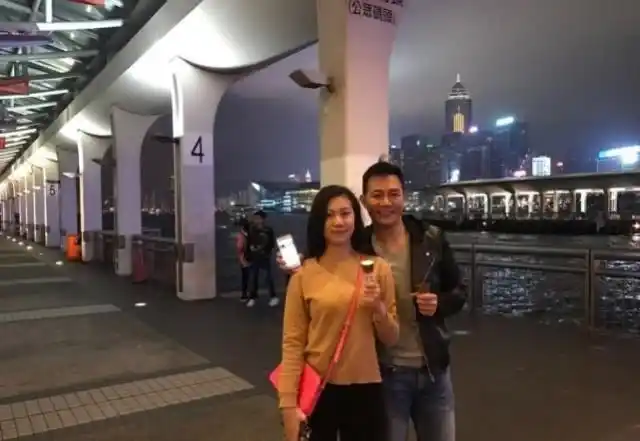 结婚22周年纪念张兆辉晒自制夫妻卡通照感恩老婆陪伴