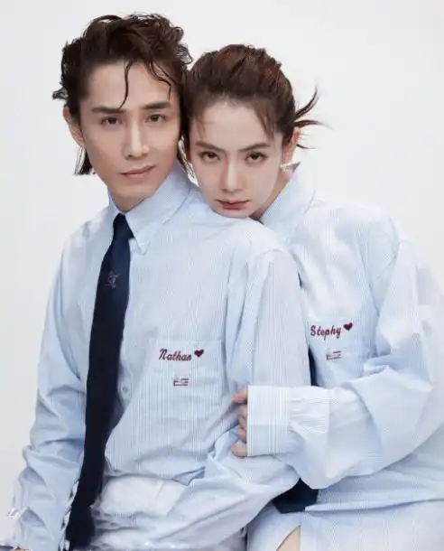 35岁戚薇带老公一起上杂志结婚6年依旧恩爱这才是最好的爱情