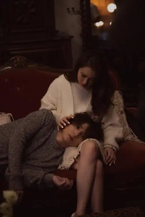 戚薇薛之谦天台大片vlog