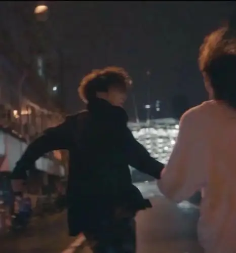 情头薛之谦跟戚薇的mv照这波情头壁纸收不收