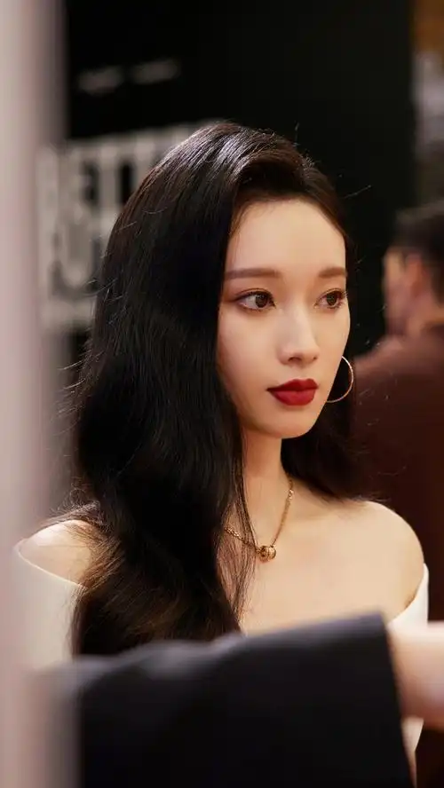 90后中国内地女歌手演员刘令姿