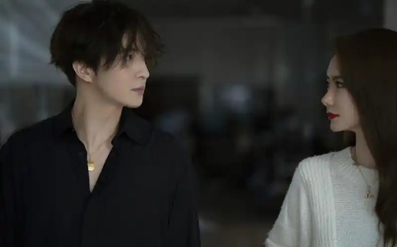 薛之谦戚薇cut戚薇薛之谦天台大片vlog