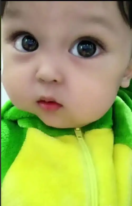 河南一男孩眼睛比大多数成年人都大