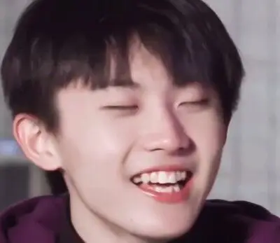 存个表情包哈哈哈哈自截的马嘉祺一截一个准哈哈哈哈哈哈表情包大户