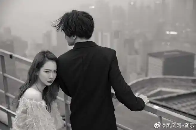 戚薇薛之谦天台大片vlog