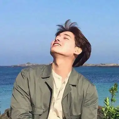 干净帅气阳光男生头像2021精选你是我撩到一半就想放弃的人